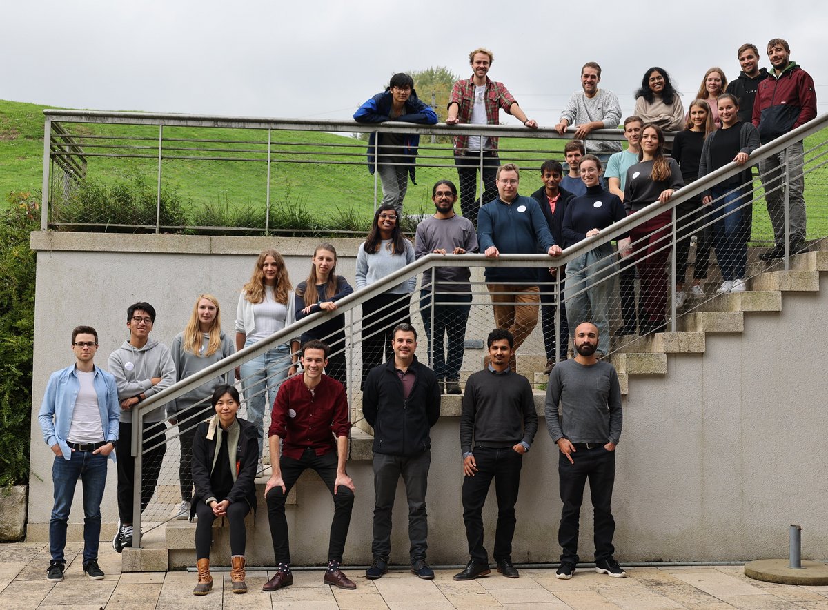 Group of students posing for a group picture